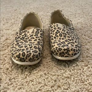 Bob’s memory foam cheetah print shoes